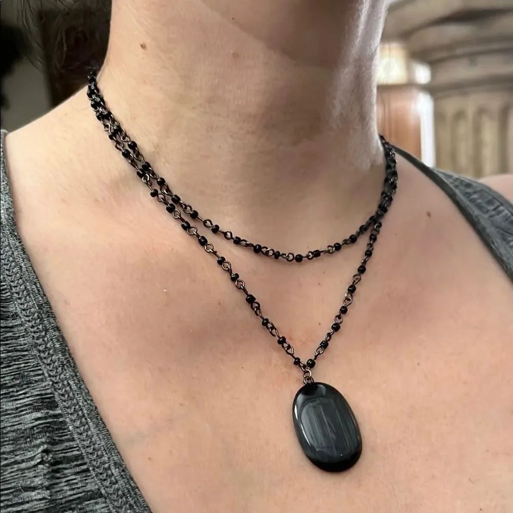Elegant Black Pendant Necklace